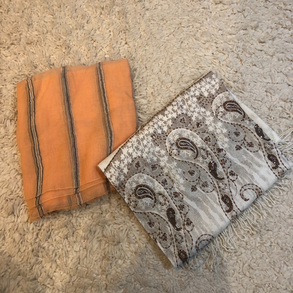🚀NWT/NWOT Bundle of 2 scarves !!